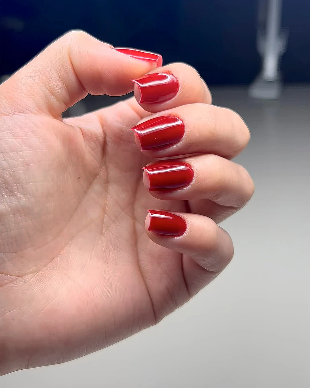 Alongamneto de unhas com banho de gel na cor vemelho